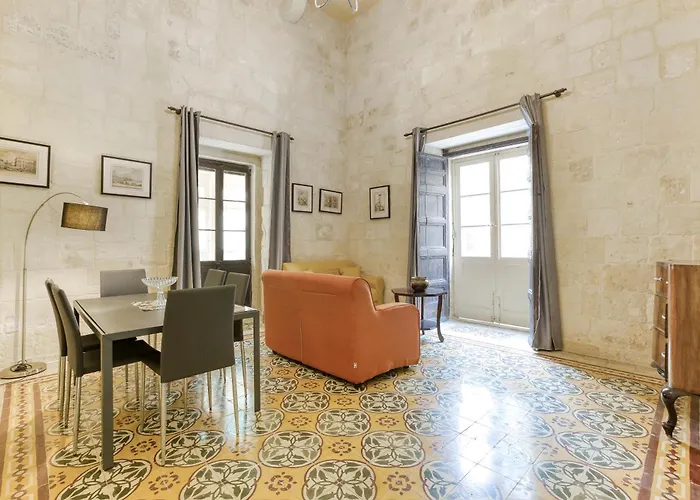 Vlt214 - Charming Townhouse *