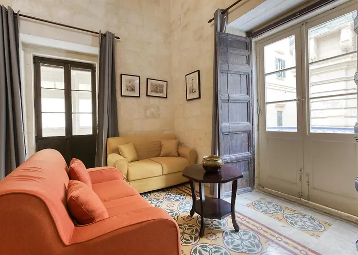 Vlt214 - Charming Townhouse * La Valeta