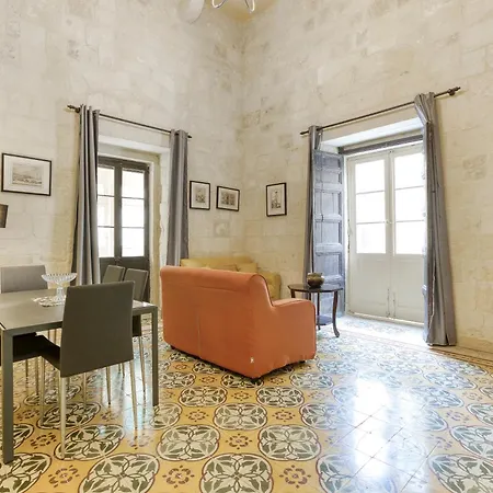 Vlt214 - Charming Townhouse *