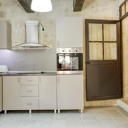 Vlt214 - Charming Townhouse Apartment