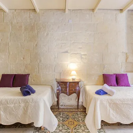 Vlt214 - Charming Townhouse *