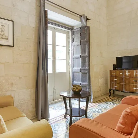 Vlt214 - Charming Townhouse Valletta