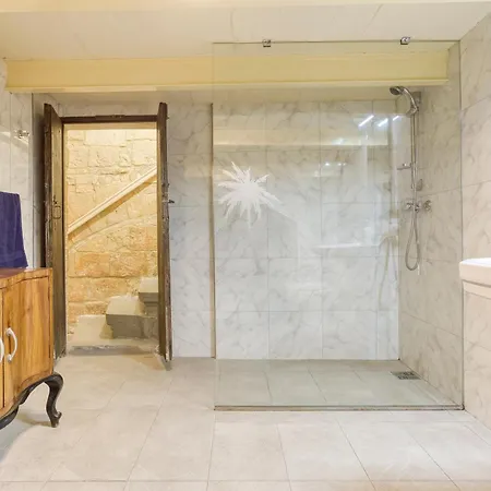 Vlt214 - Charming Townhouse *